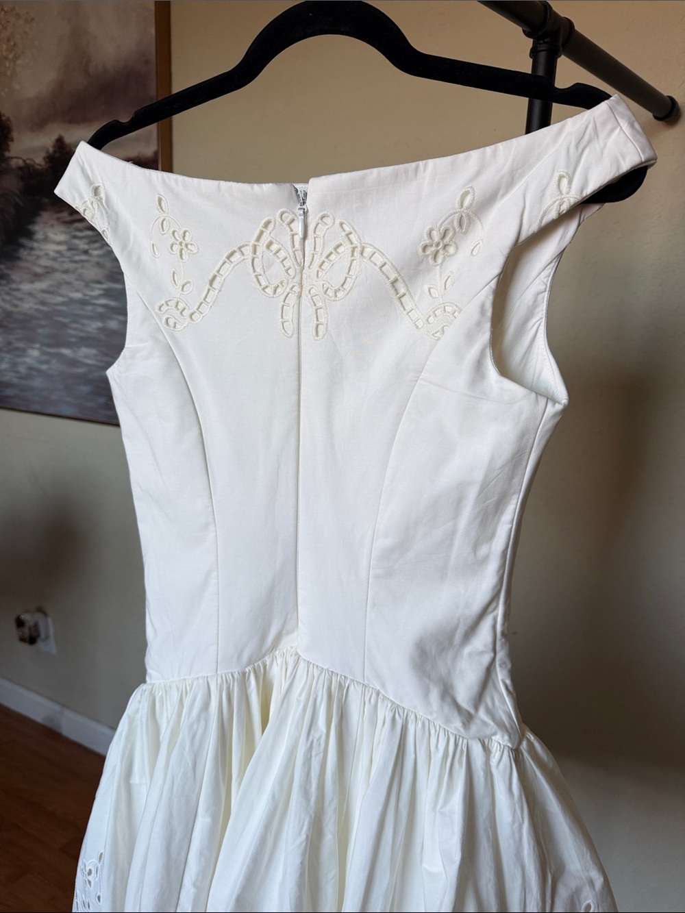 House of CB Lauren White Cotton Broderie Anglaise Boat Neck Mini Dress size S - Picture 10 of 17